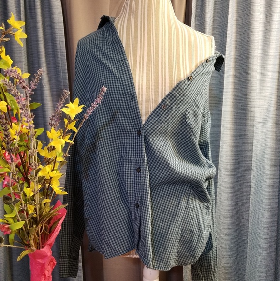 Old Navy Tops - 🌻🌺🌻OLD NAVY CUTE BUTTON DOWN SHIRT!!